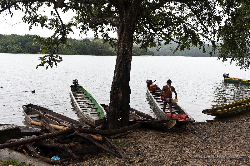 20101203_105810 D3.jpg - Embera Indian on Chagres River.  About 15 years ago several families of Embera Indians moved to the Chages National Park from Darien province.  These Indians were originally from Columbia.